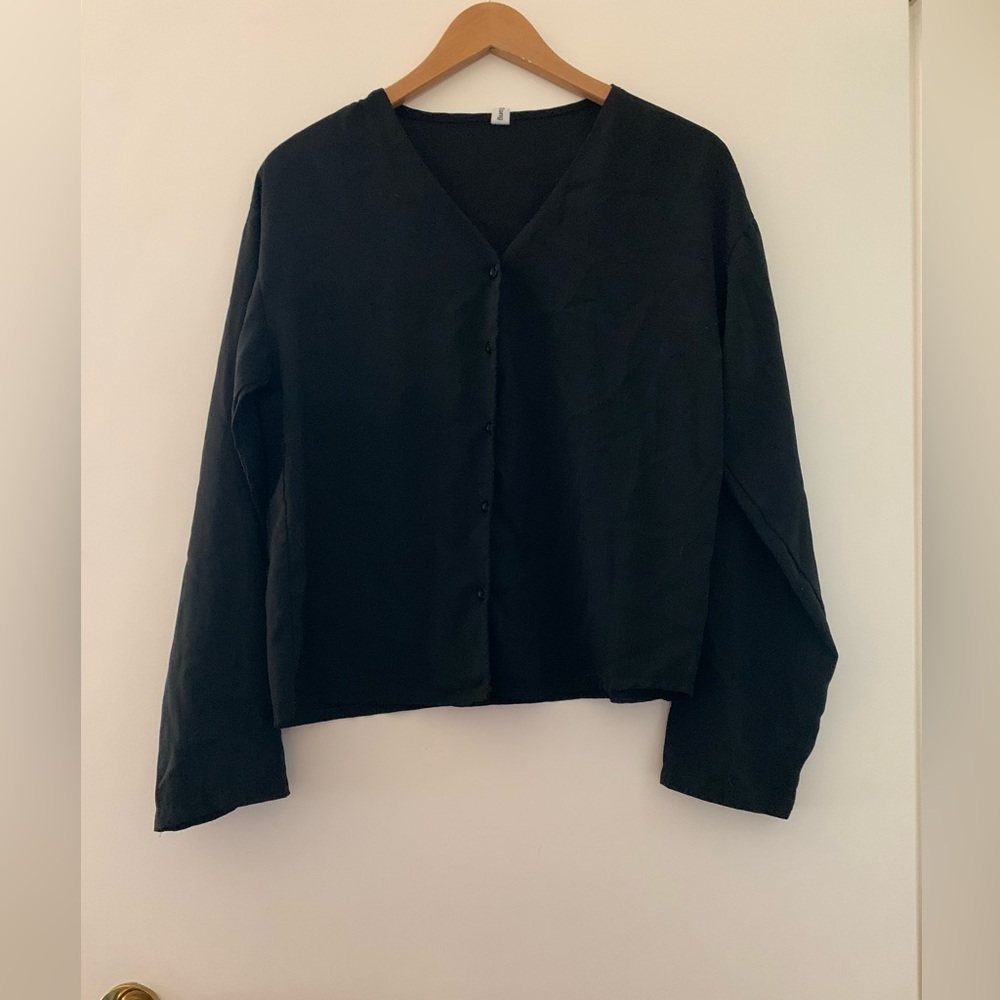 Black button front blouse size medium